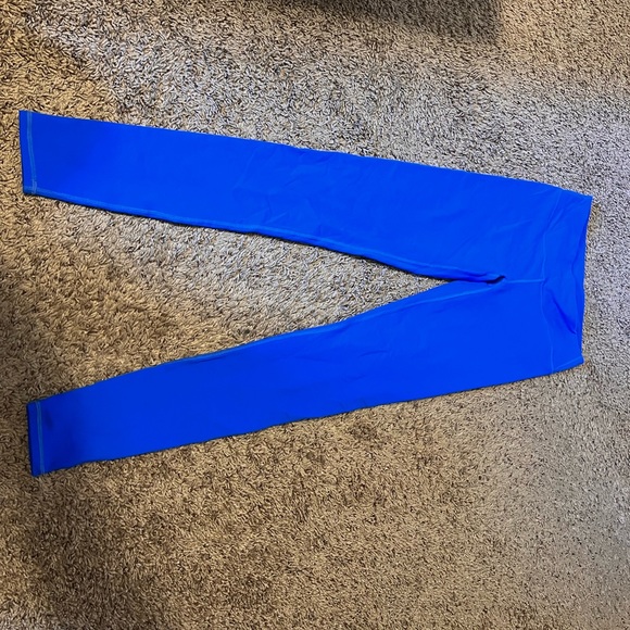 6 Piece Bundle of Athletic/Athleisure Clothes - Picture 8 of 11